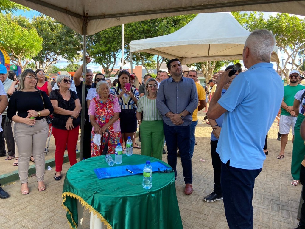 Prefeitura de Nova Floresta realiza entrega de novos veículos e assinatura de novas ordens de serviço.