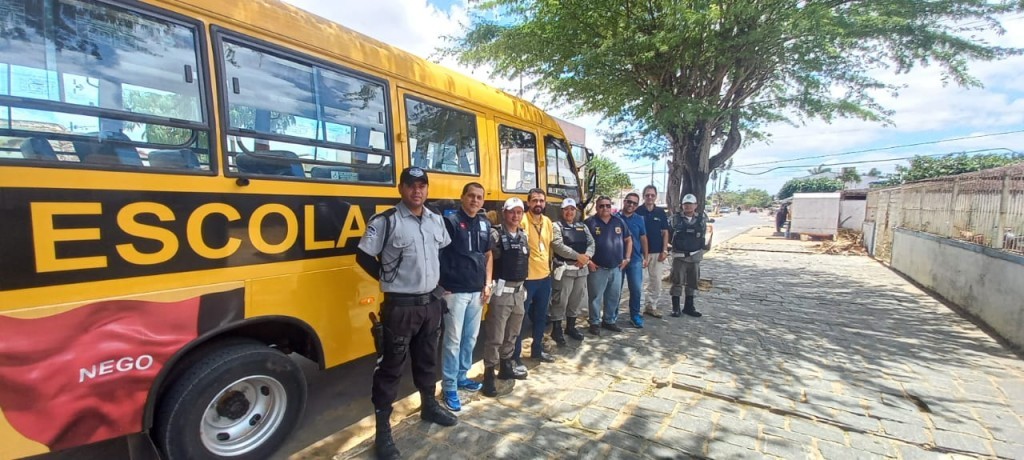 Vistoria nos ônibus da educação