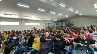 Secretária de Assistência Social de Nova Floresta realiza palestra na ECIT José Rolderick de Oliveira
