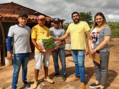 Prefeitura de Nova Floresta realiza entrega de cestas básicas nas comunidades da Pedra D'água e Boi Morto
