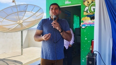 Prefeito Jarson realiza entrega de trator agrícola para comunidade rural