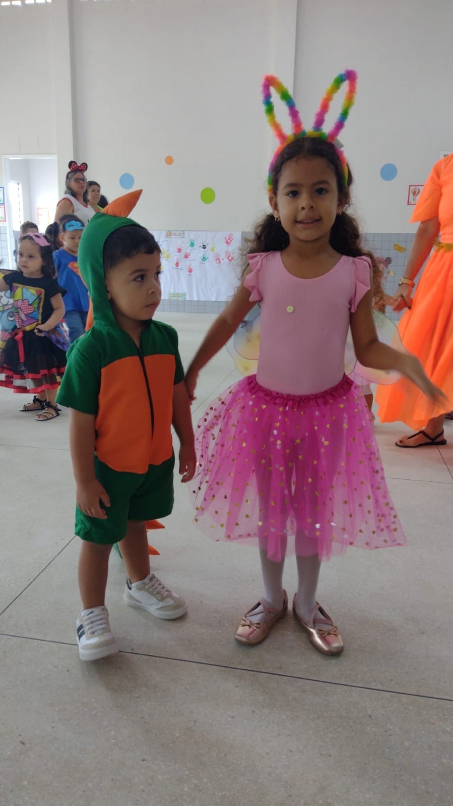 Bloco Escola Folia leva animação e alegria às ruas de Nova Floresta