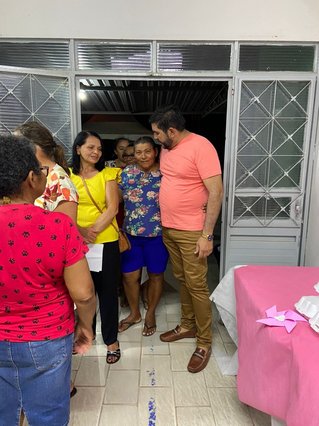 Prefeitura de Nova Floresta disponibiliza caminhão amigo do peito para exames de mamografia.