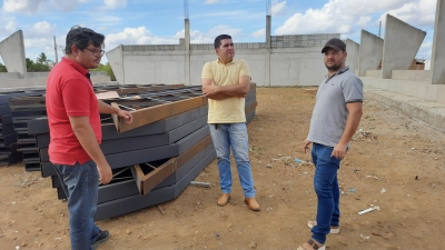 Prefeito Jarson acompanha obras de construção de ginásio do bairro Alto da Floresta