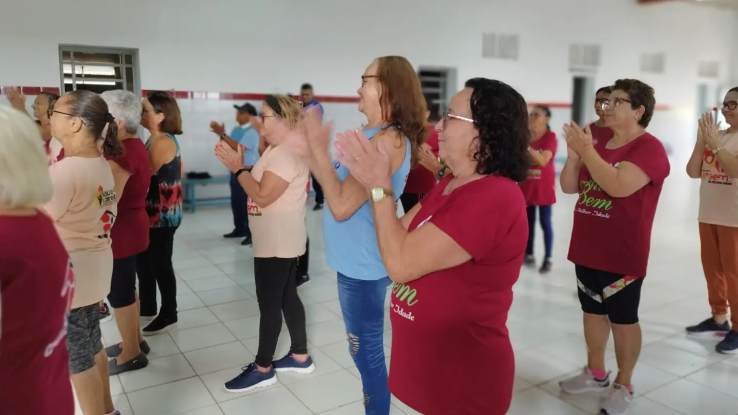 Prefeito Jarson acompanha retorno das atividades da Ginástica da Melhor Idade