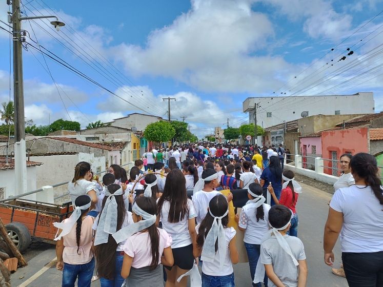 Secretaria de Educação promove caminhada pela Cultura de Paz