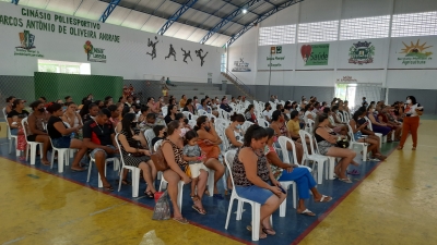 Prefeitura de Nova Floresta promove reunião com beneficiários do Leite da Paraíba