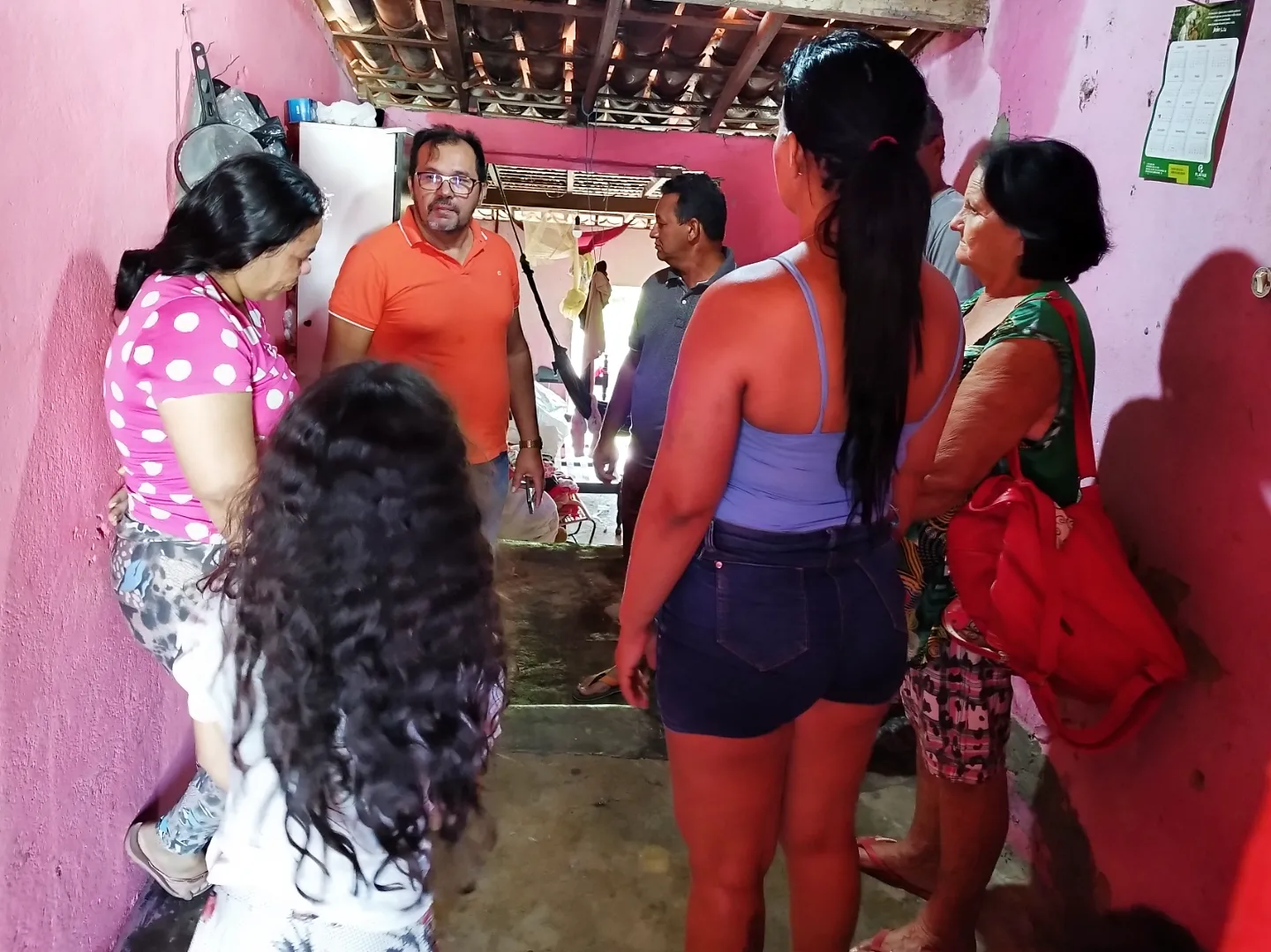 Prefeitura de Nova Floresta visita moradora prejudicada pelas chuvas para prestar assistência