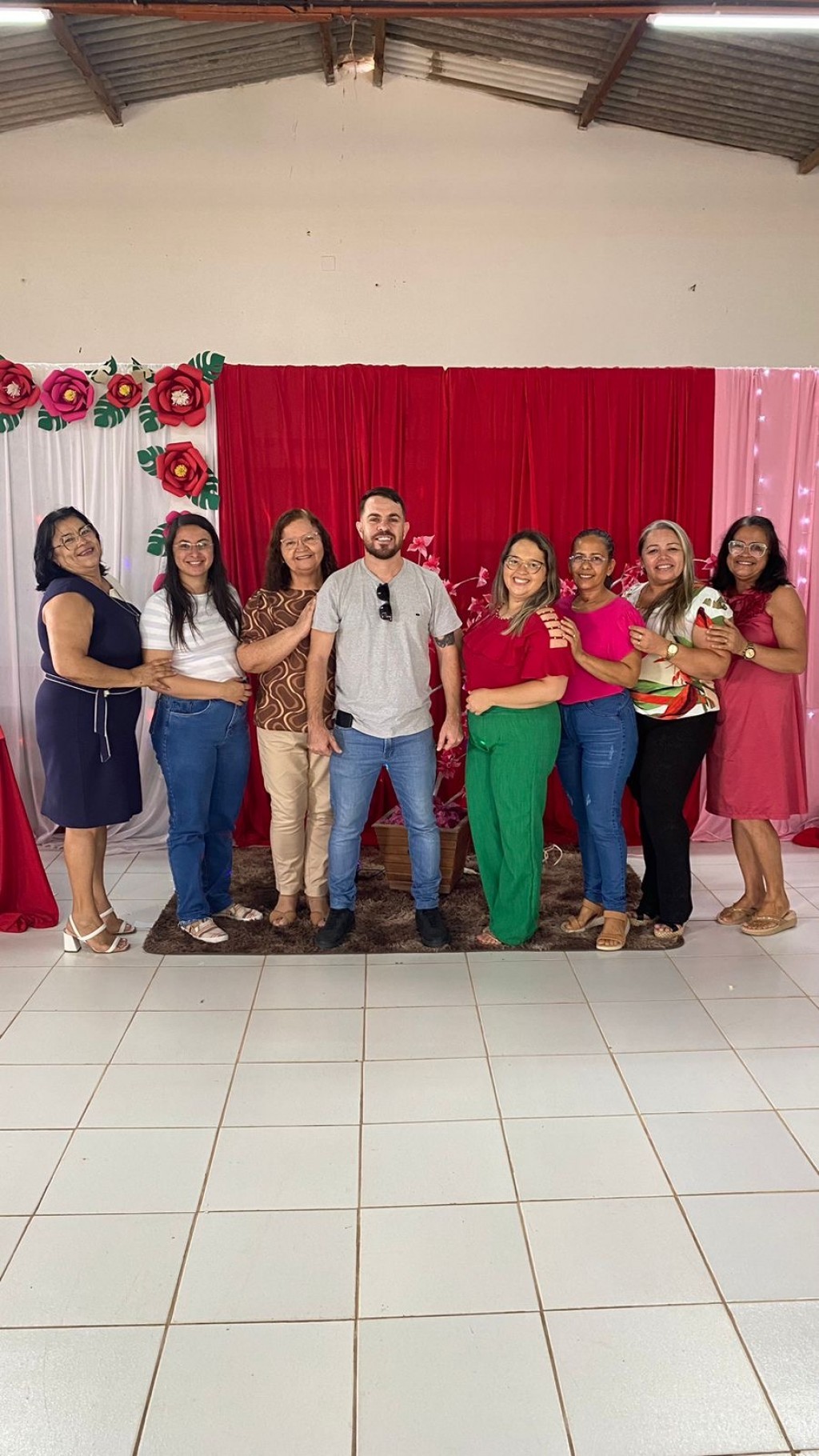 A Prefeitura Municipal de Nova Floresta através Secretaria de Assistência Social juntamente com o CRAS promove evento comemorativo do dia das mães