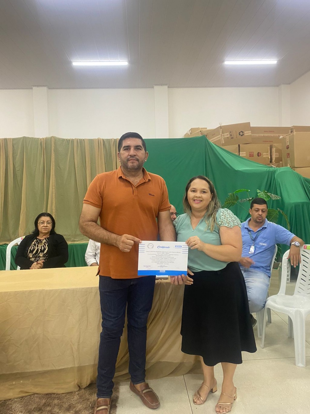 Prefeitura de Nova Floresta realiza entrega de Certificados de Conclusão de Curso Profissionalizante de Assistente Administrativo pelo SENAI