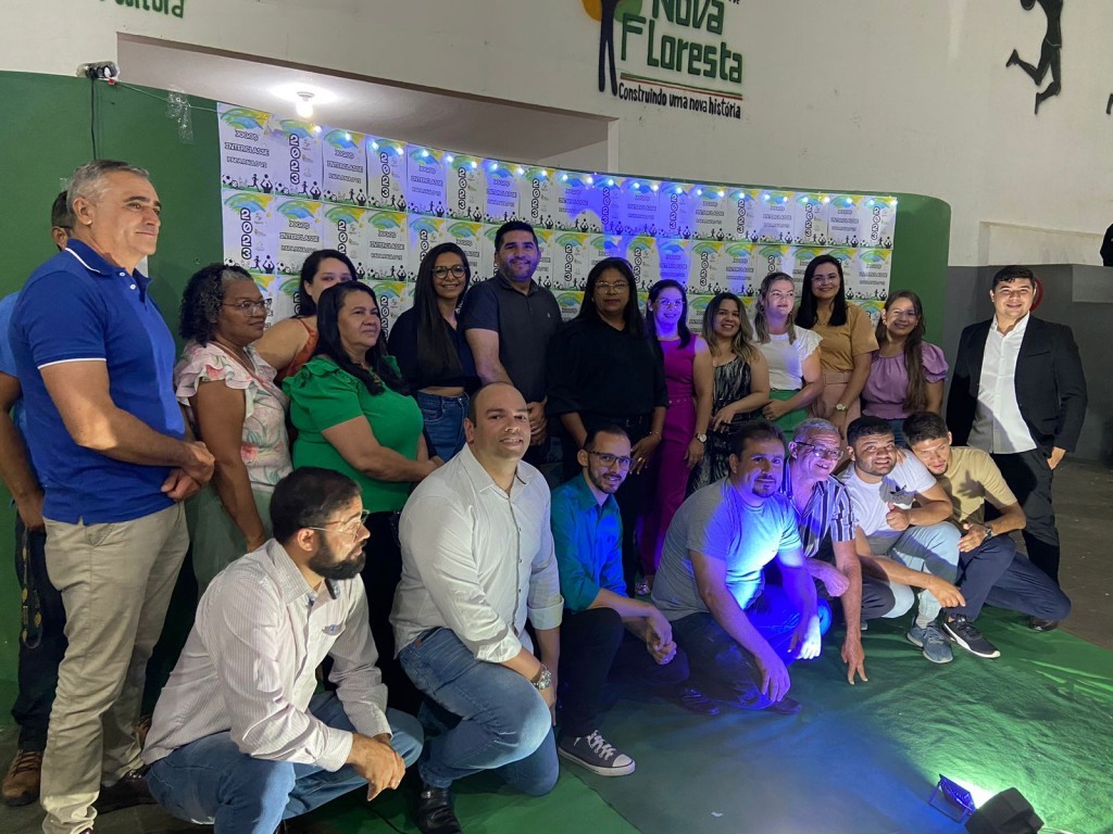 Prefeitura de Nova Floresta e escola Papa Paulo VI, realizam abertura dos jogos interclasse.