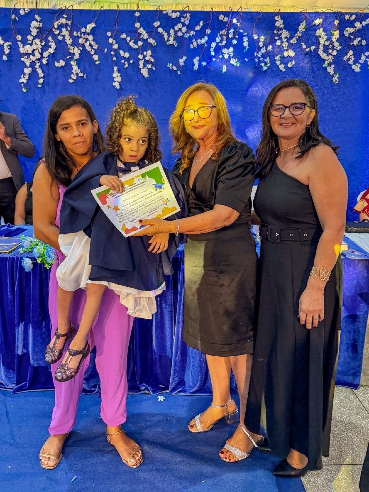 PREFEITURA DE NOVA FLORESTA REALIZA 1° DIA DE FORMATURA