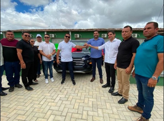 Inauguração do Centro Esportivo anexo a Escola Papa Paulo VI + Entregas de Três Veículos