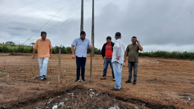 Prefeito Jarson visita local do novo Galpão de Reciclagem