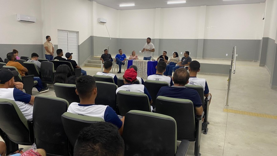 Prefeitura de Nova Floresta realiza entrega de Certificados de Conclusão de Curso Profissionalizante de Recursos Humanos pelo SENAI