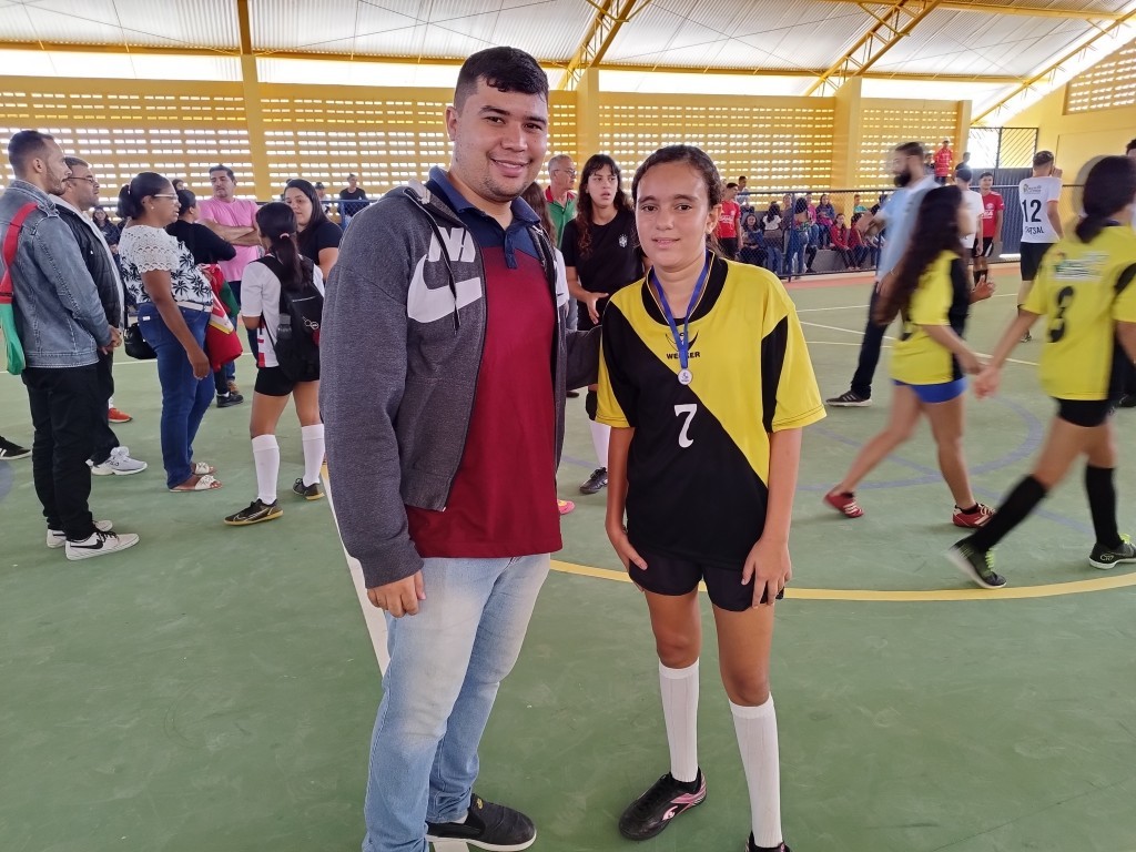 Escola Papa Paulo VI realiza amistoso preparatório para Jogos Interclasses no Giásio Lalitão