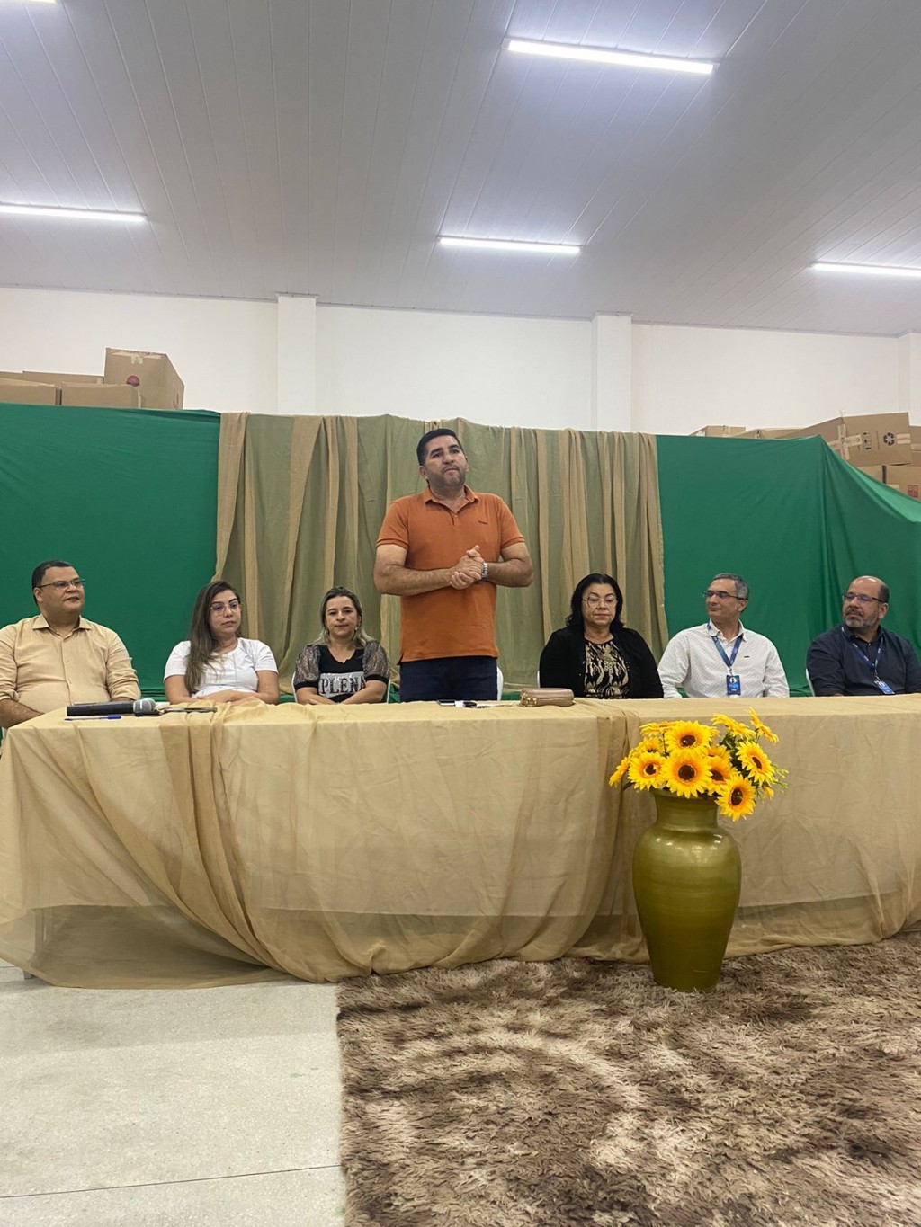Prefeitura de Nova Floresta realiza entrega de Certificados de Conclusão de Curso Profissionalizante de Assistente Administrativo pelo SENAI