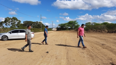 Prefeito Jarson visita terreno anexo para ampliação do Cemitério Público