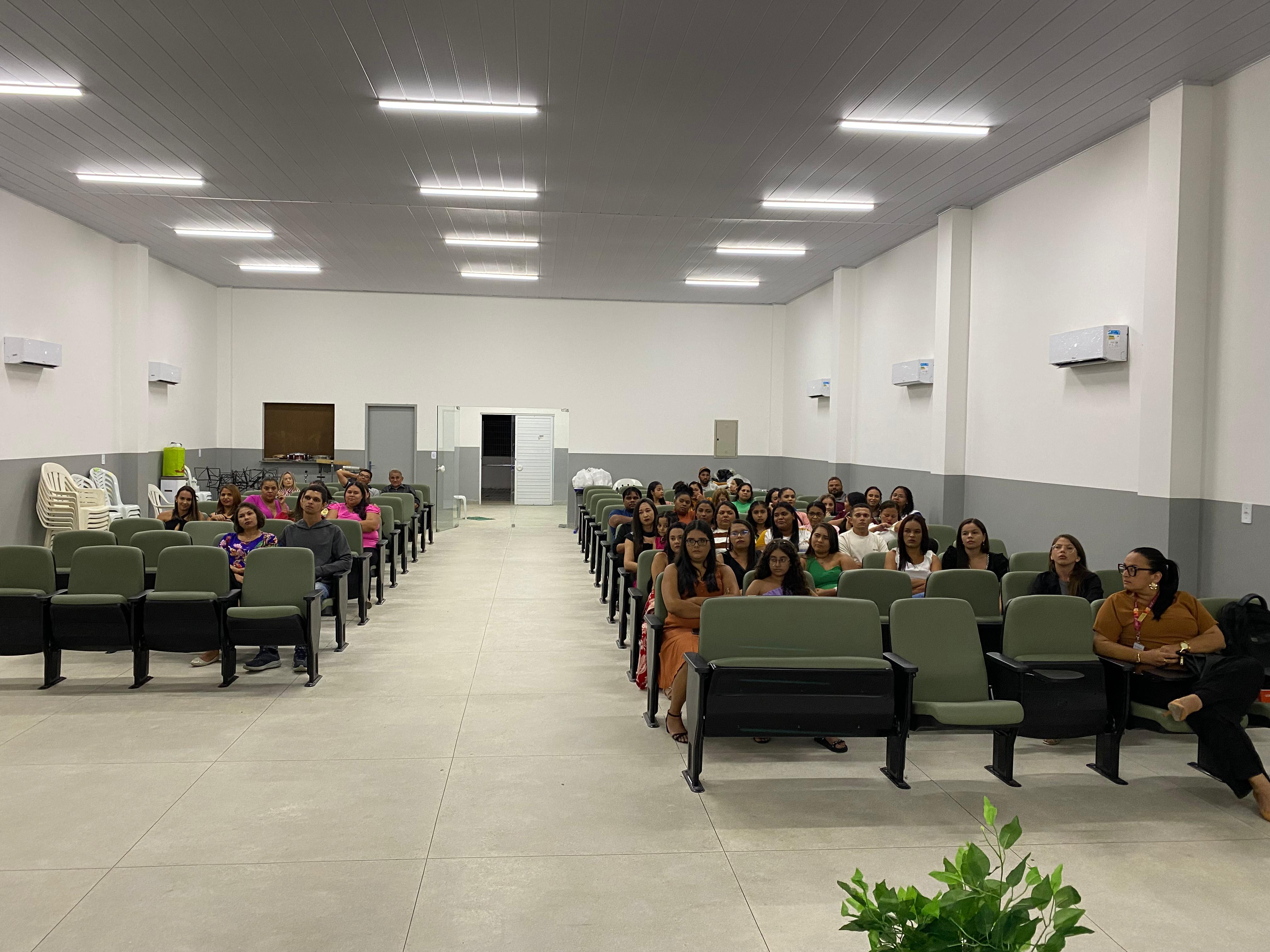 Prefeitura de Nova Floresta realiza entrega de Certificados de Conclusão de Curso Profissionalizante de Confeiteira pelo SENAI