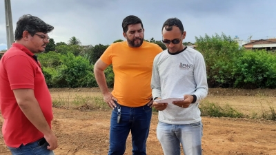 Prefeito Jarson acompanha retomada das obras de ginásio