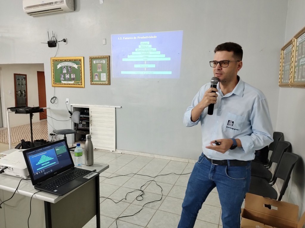 Prefeitura de Nova Floresta promove palestras sobre nutrição de plantas