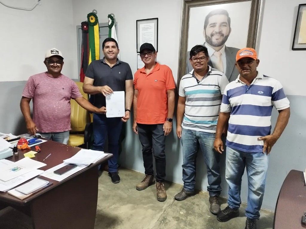 Prefeito Jarson assina ordem de serviço para retomada das obras de construção da creche do bairro Pau Brasil