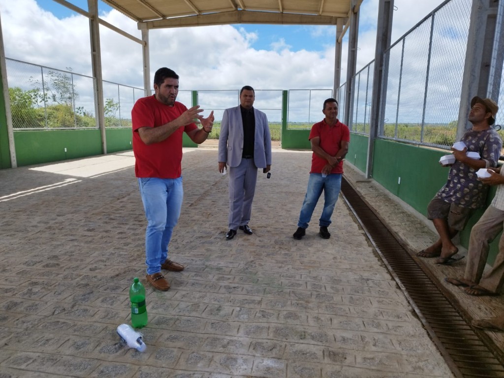 Prefeito Jarson se reúne com catadores de resíduos sólidos no novo Galpão de Reciclagem
