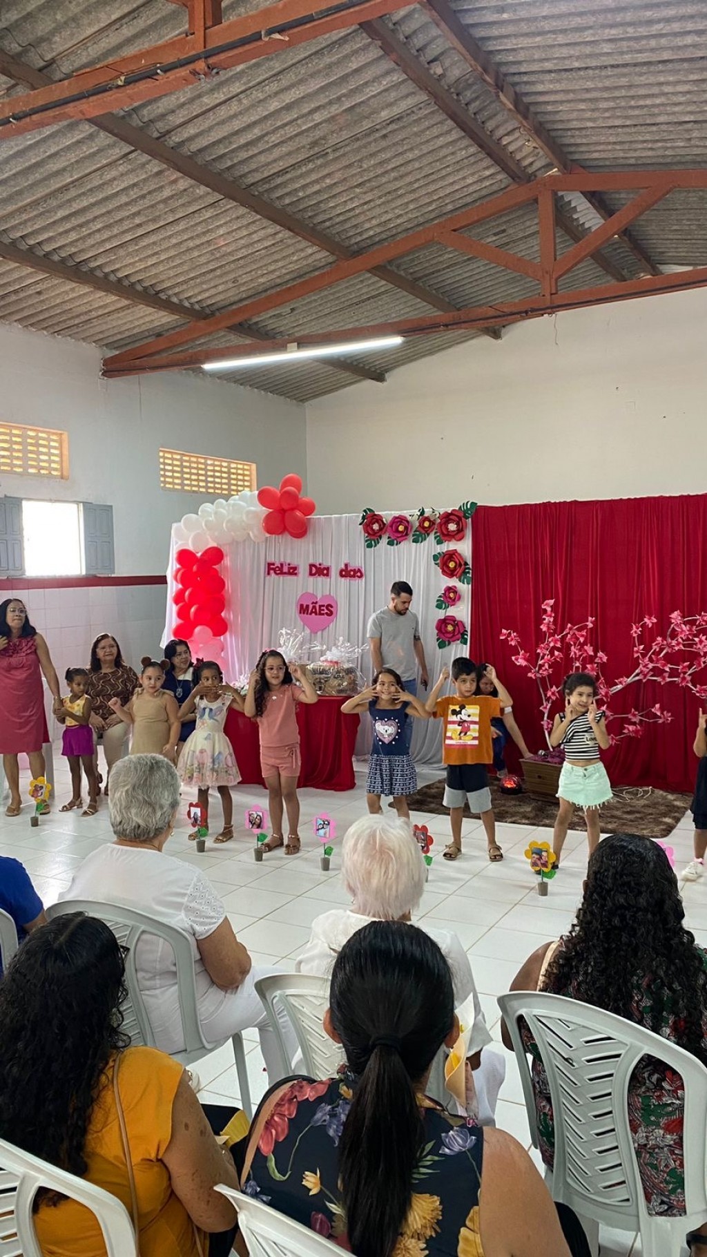A Prefeitura Municipal de Nova Floresta através Secretaria de Assistência Social juntamente com o CRAS promove evento comemorativo do dia das mães