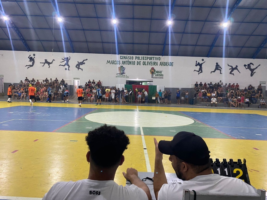 Prefeitura Municipal de Nova Floresta realizou na última Sexta (19), a abertura do Campeonato Municipal de Futsal 1ª e 2ª Divisão