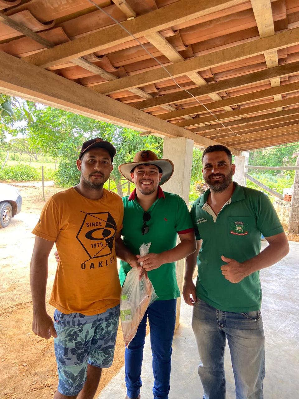 Prefeitura de Nova Floresta realiza entrega do Peixe da Semana Santa