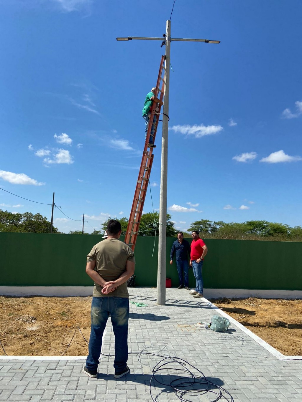 Prefeito Jarson acompanha finalização do novo Cemitério Público.