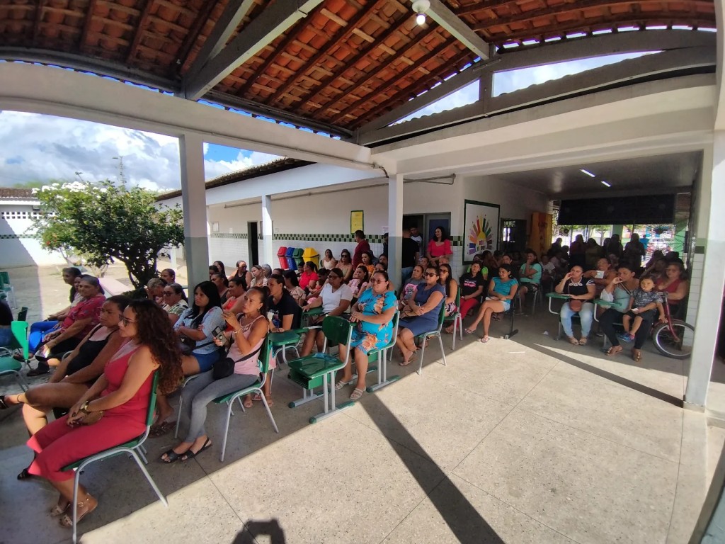 Secretaria de Educação promove comemoração do Dia das Mães nas Unidades Escolares
