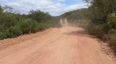 Prefeito Jarson visita estrada da Jandaíra na zona rural