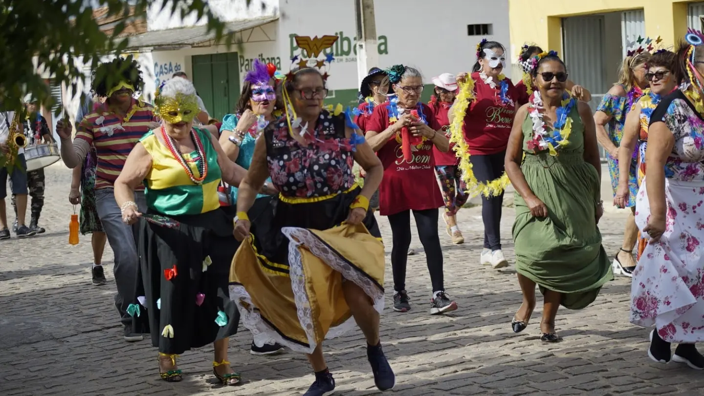 Prefeitura de Nova Floresta promove bloco de Carnaval do Projeto Viver Bem