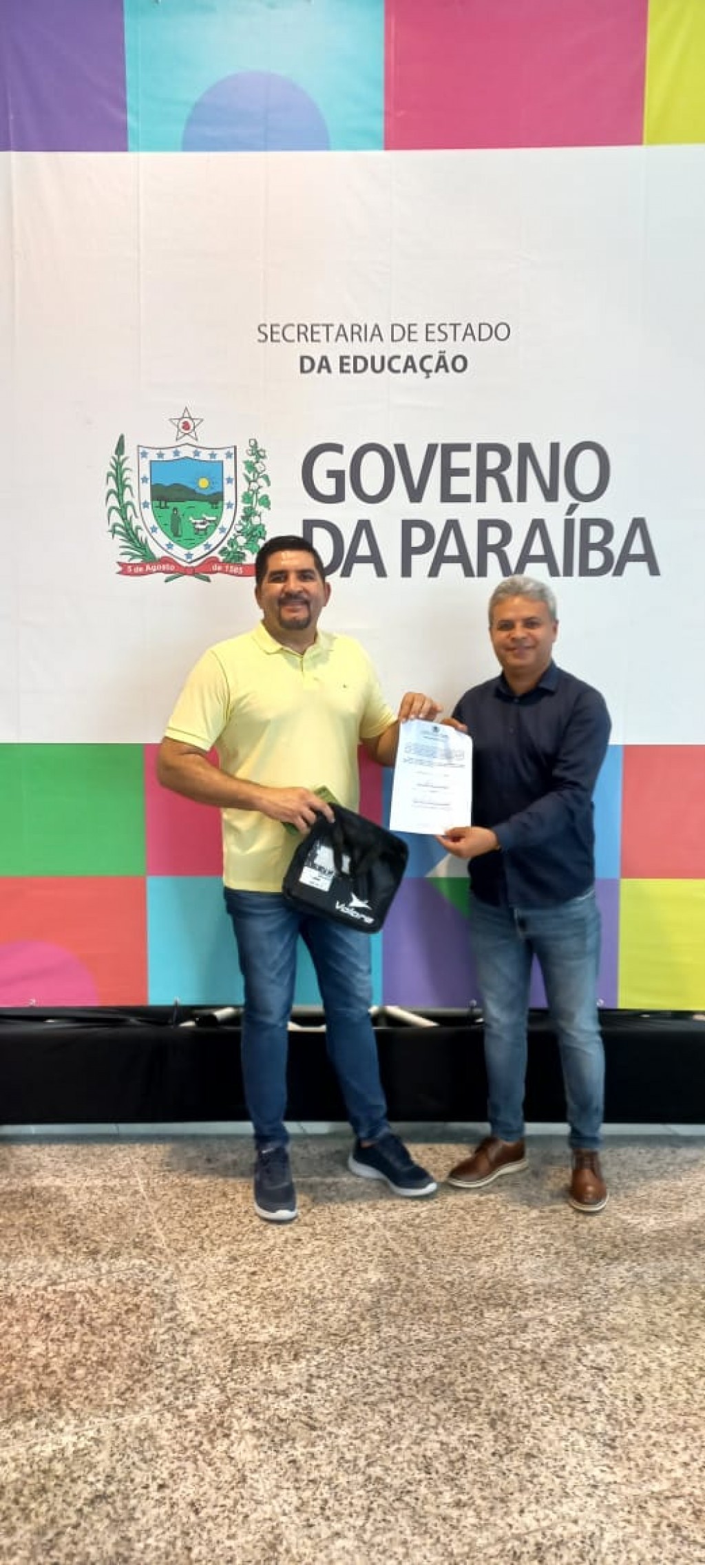 Nova Floresta recebe mais um ônibus escolar do Governo do Estado