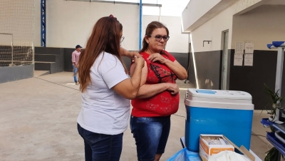 Prefeitura de Nova Floresta realiza vacinação no Forró dos Idosos