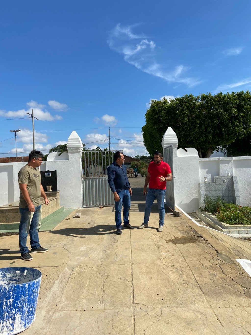 Prefeito Jarson vistoria Revitalização do antigo Cemitério.