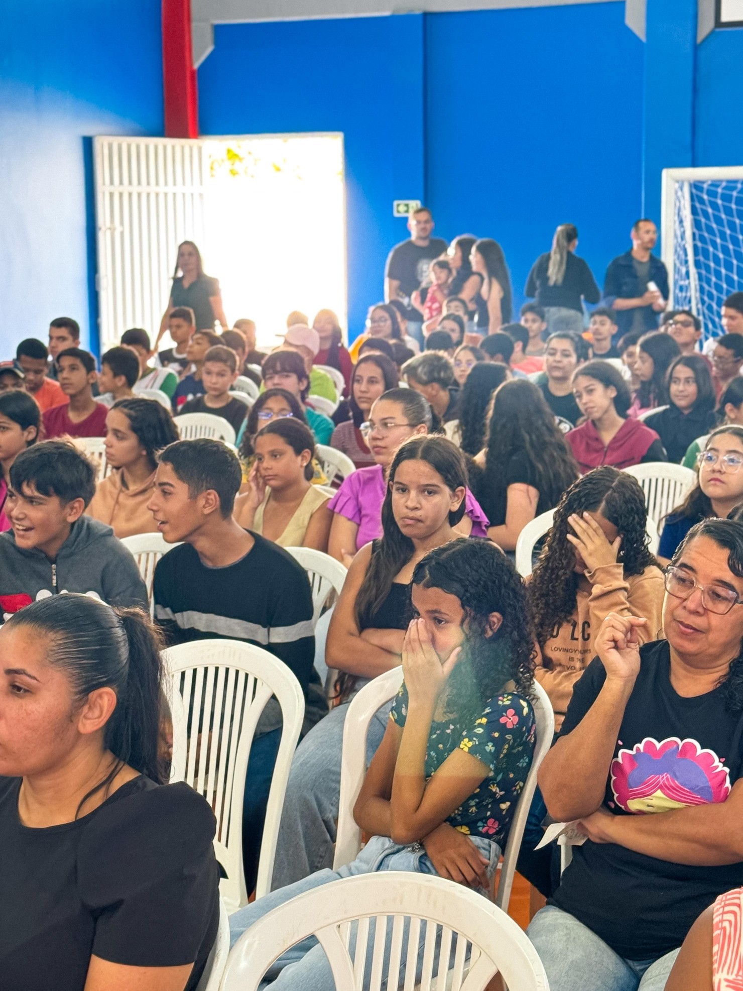Escola Papa Paulo VI promove encontro com famílias para discutir desafios das relações entre pais e filhos
