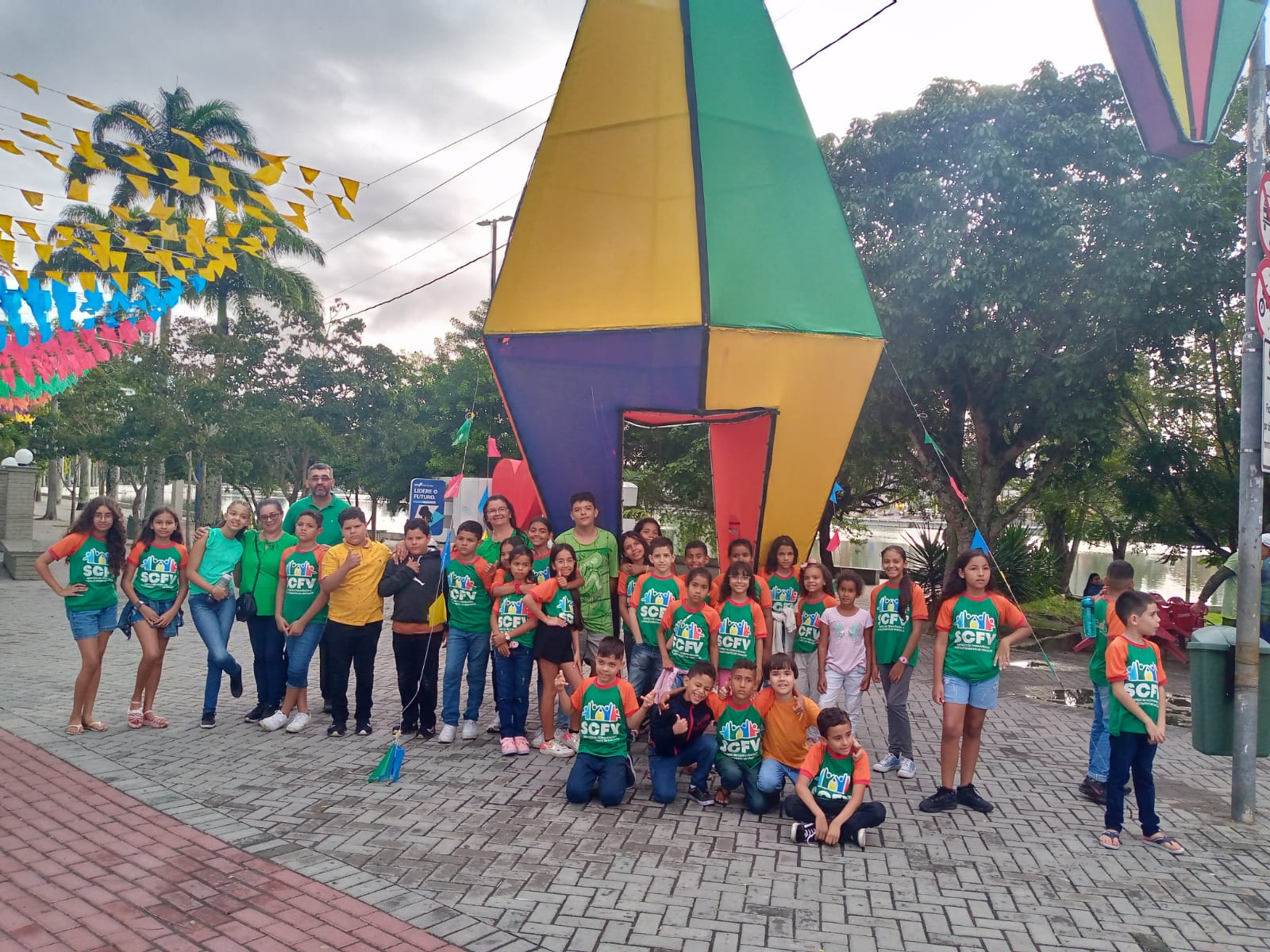 Prefeitura Municipal de Nova Floresta promove passeio com as crianças do SCFV
