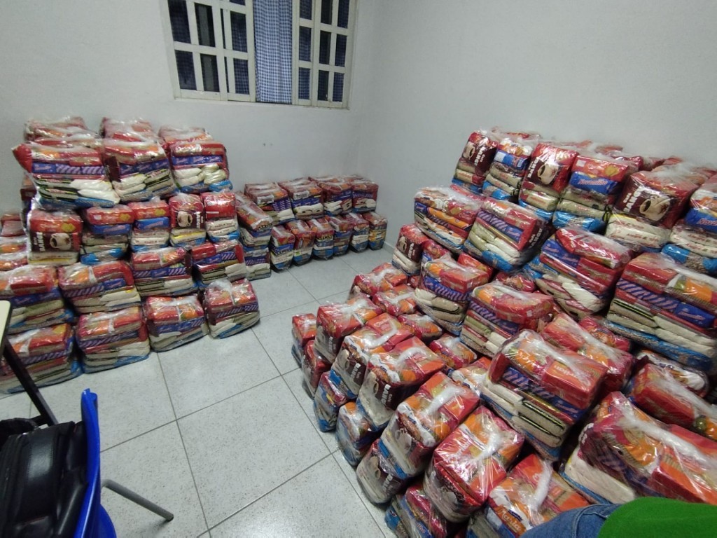 Prefeitura de Nova Floresta realiza entrega de cestas básicas nesta quarta
