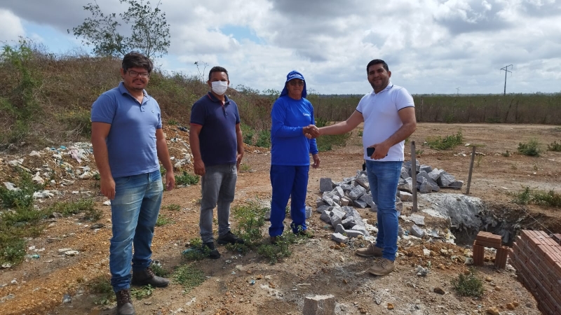 Prefeito Jarson acompanha obras de construção do Galpão de Reciclagem