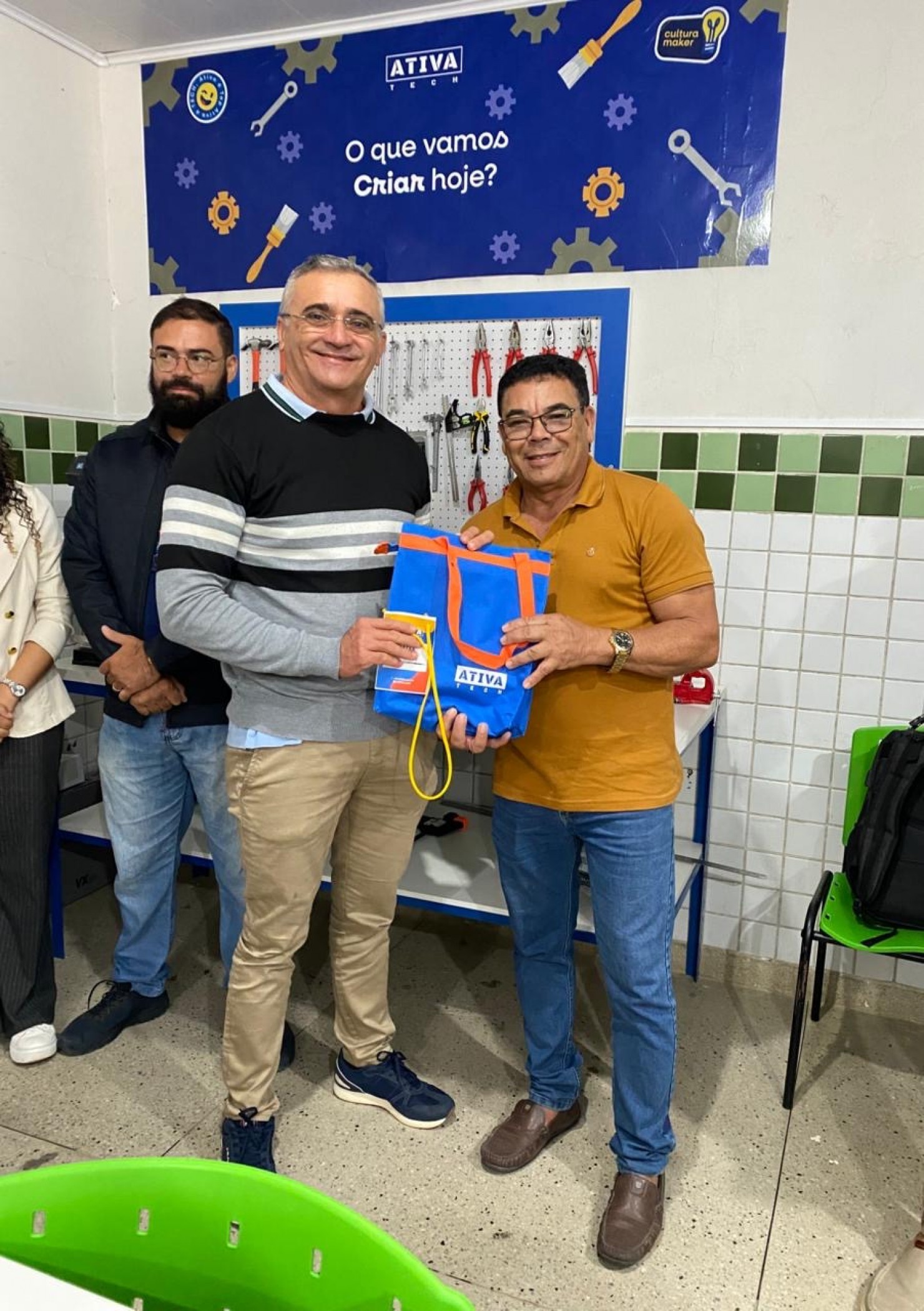 Professores participam de formação para uso da Sala Maker na Escola Papa Paulo VI