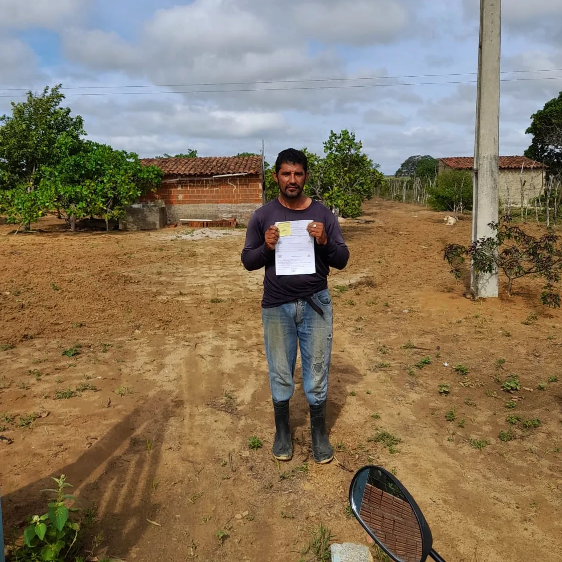 Prefeitura de Nova Floresta realiza cortes de terra na zona rural