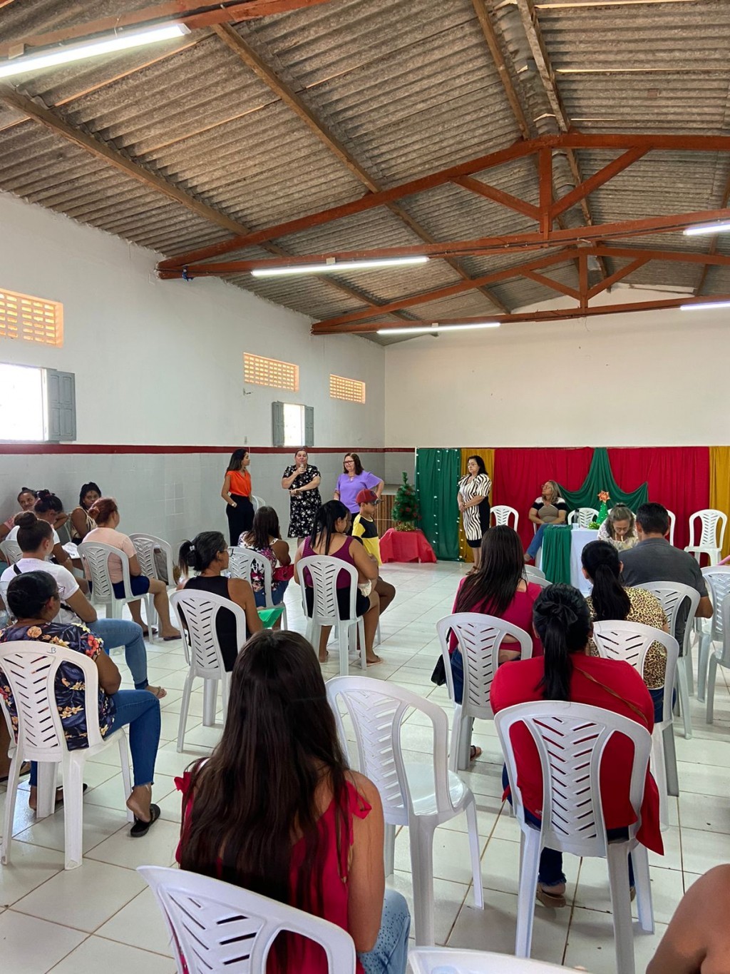 A Prefeitura de Nova Floresta através da Secretaria de Ação Social, realizou o 1° encontro das Mães Atípicas.