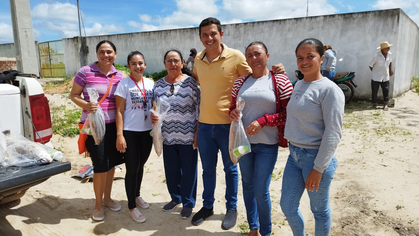Prefeitura de Nova Floresta realiza entrega do Peixe da Semana Santa