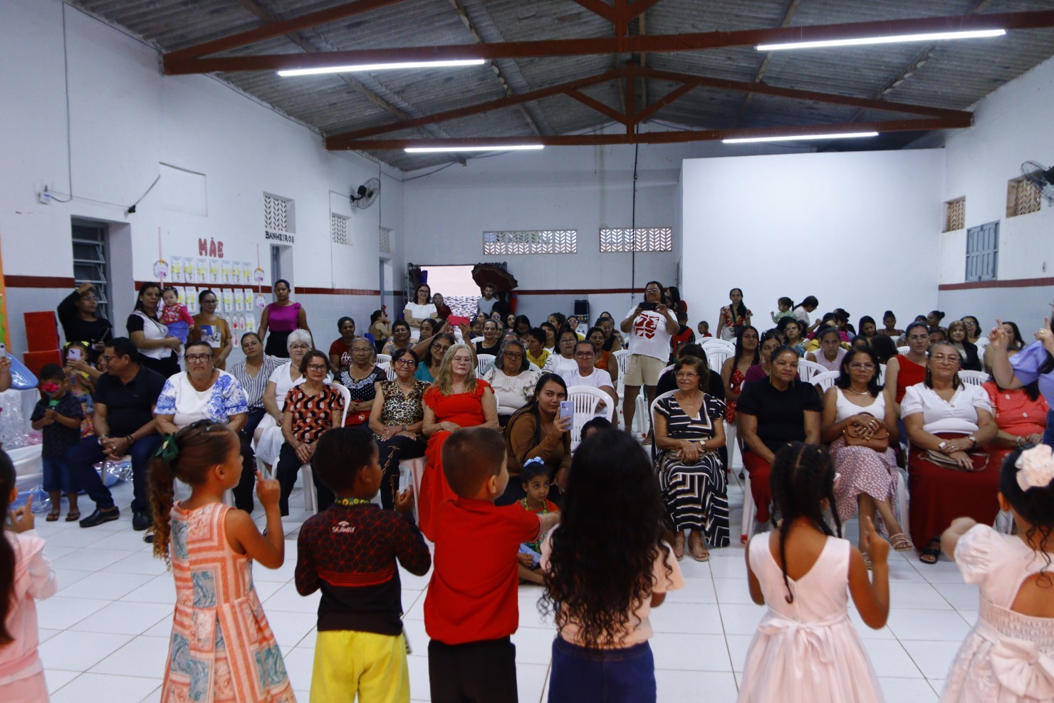 Assistência Social de Nova Floresta realiza comemoração alusiva ao Dia das Mães com programação especial no CRAS