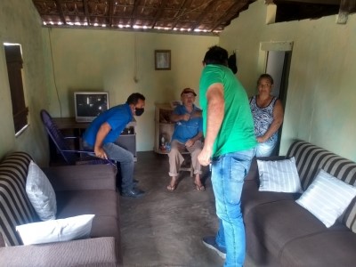 Prefeito Jarson visita comunidade da Caatinga