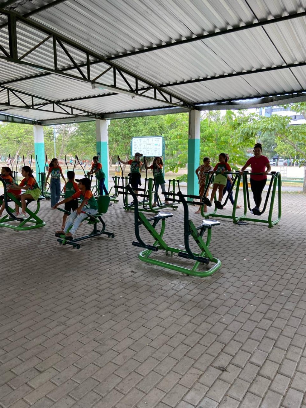Prefeitura de Nova Floresta realiza passeio no Parque da Criança em Campina Grande na 2° Colônia de Férias do SCFV.