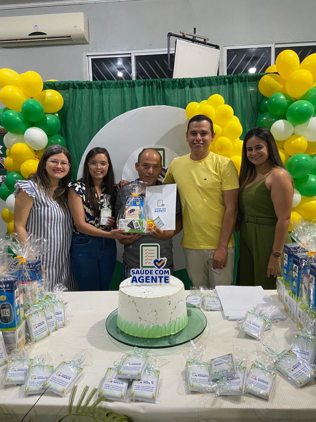 Prefeitura de Nova Floresta realiza entrega de Kits e Certificados dos ACS e ACE