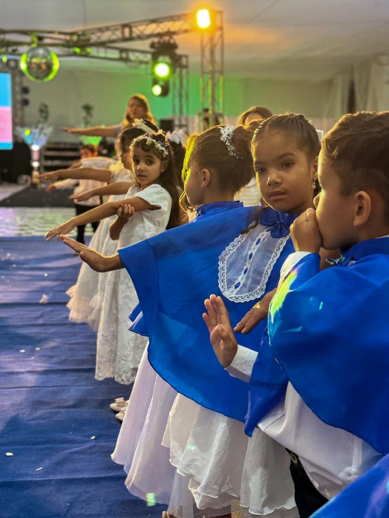 PREFEITURA DE NOVA FLORESTA REALIZA 1° DIA DE FORMATURA
